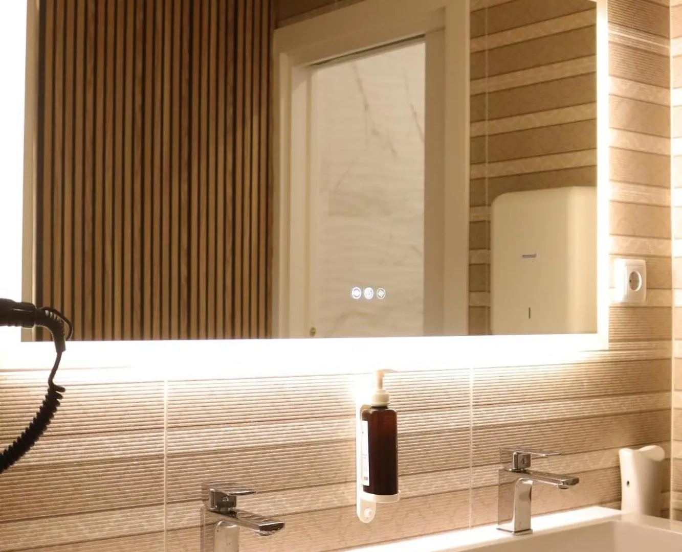 Midis - Local Accommodation Portugal